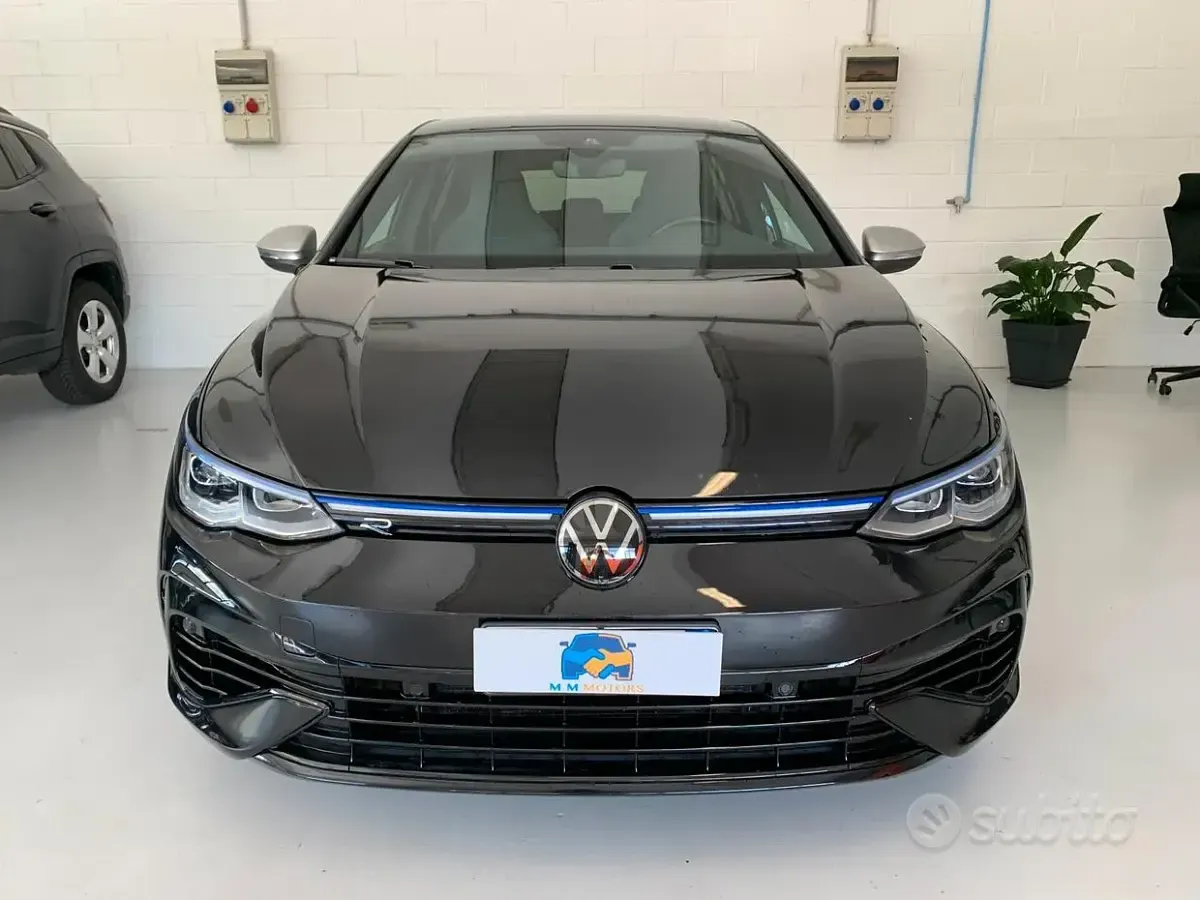 Usata VW Golf VIII R 320 CV (235 kW) 2021 Nero Berlina