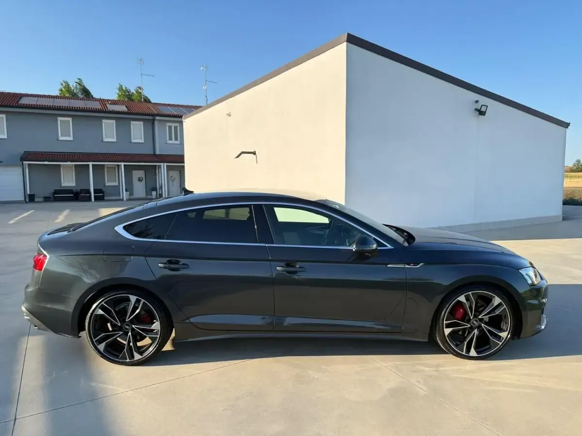 Usata Audi A5 Sportback S-Line 203 CV (149 kW) 2022 Grigio Utilitaria