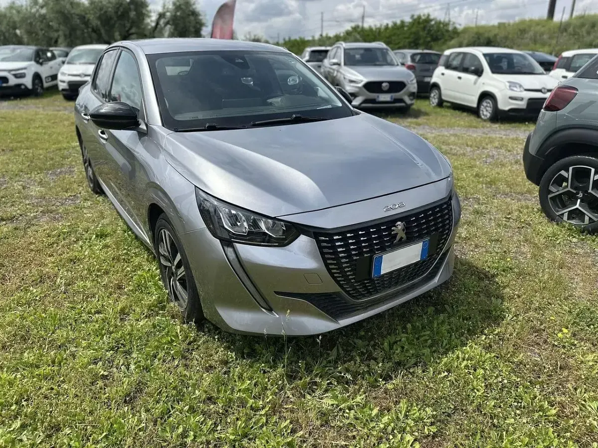 Usata Peugeot 208 Allure 101 CV (74 kW) 2023 Grigio Utilitaria
