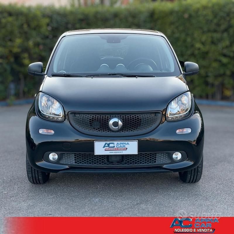 Usata Smart ForFour 71 CV (52 kW) 2018 Nero Utilitaria