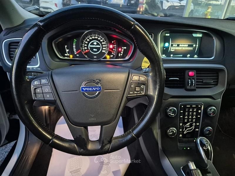 Usata Volvo V40 CC Kinetic 114 CV (83 kW) 2015 Bianco Station wagon