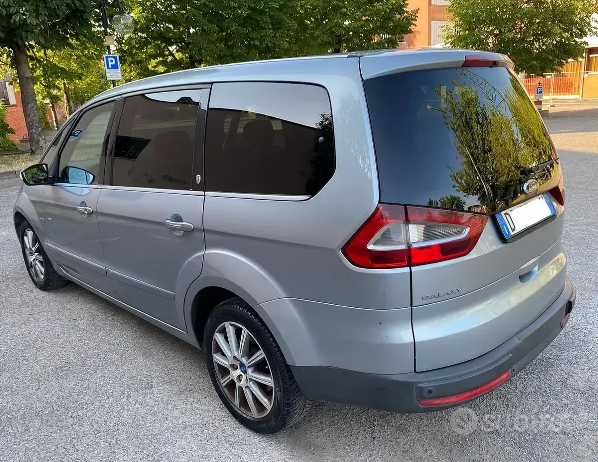Usata Ford Galaxy 140 CV (102 kW) 2008 Grigio Monovolume