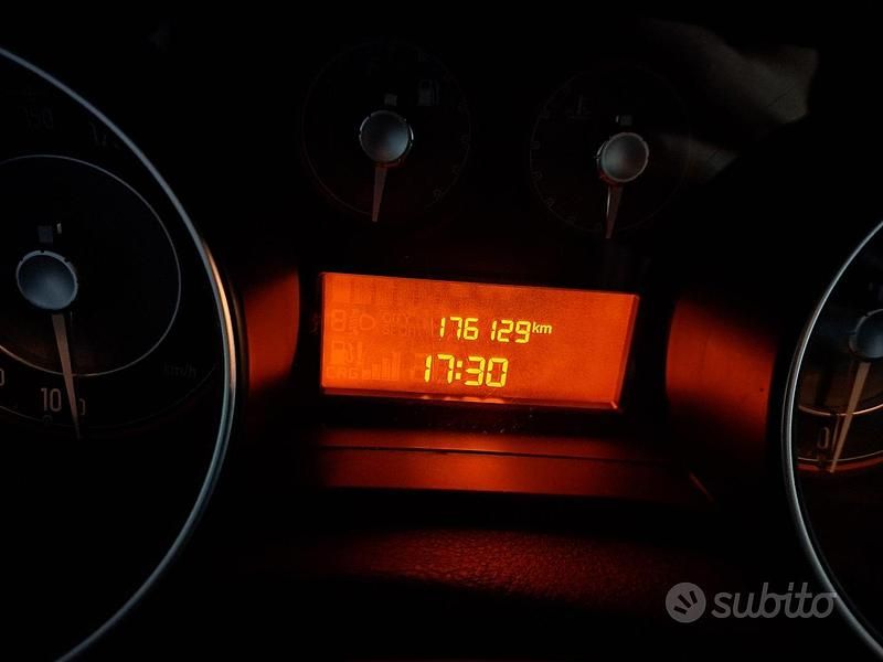 Usata Fiat Punto 77 CV (56 kW) 2013 Berlina