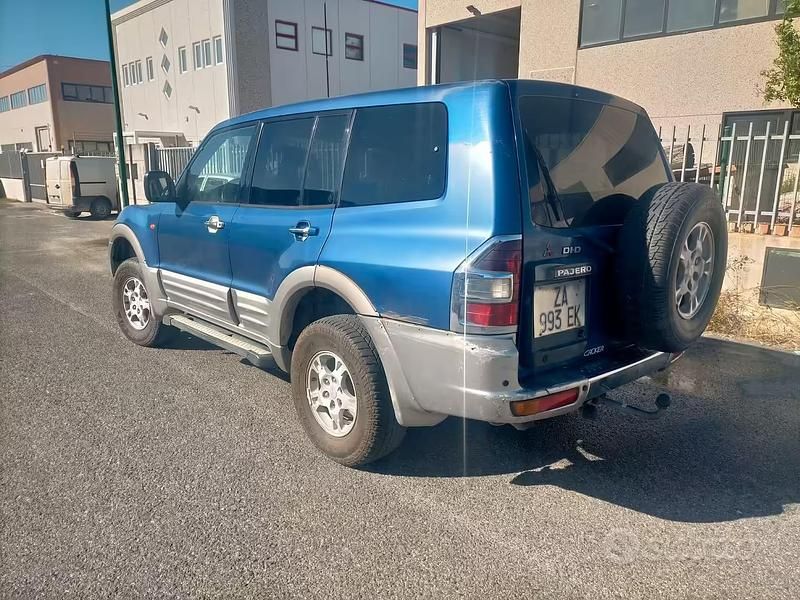 Usata Mitsubishi Pajero 165 CV (121 kW) 2000 Blu SUV