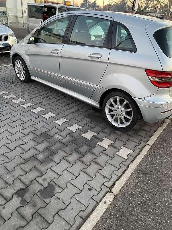 Usata Mercedes B200 140 CV (102 kW) 2008 Monovolume