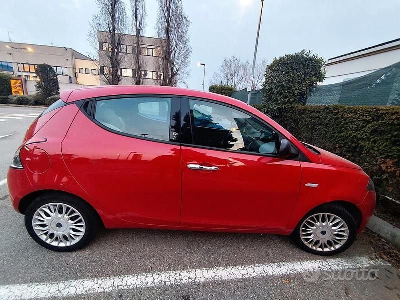 Usata Lancia Ypsilon 2017 Rosso Utilitaria