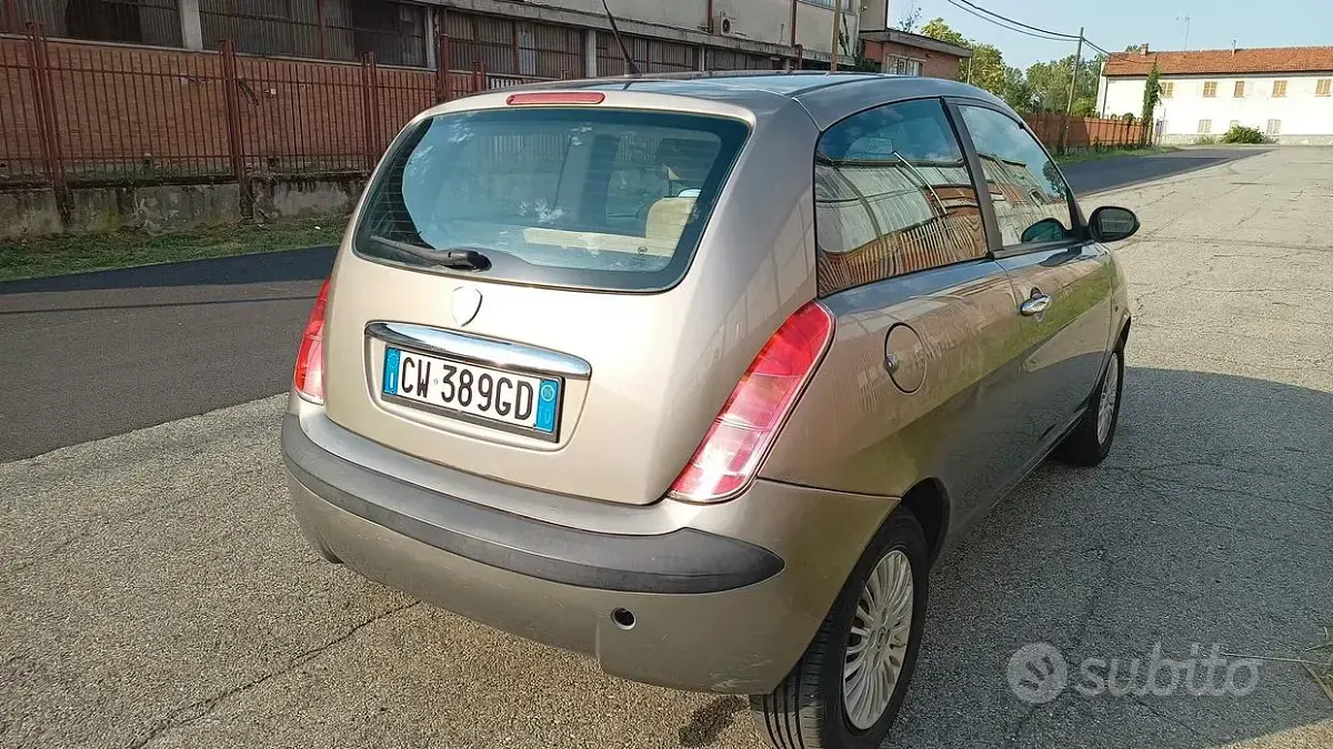 Usata Lancia Ypsilon 60 CV (44 kW) 2005 Utilitaria