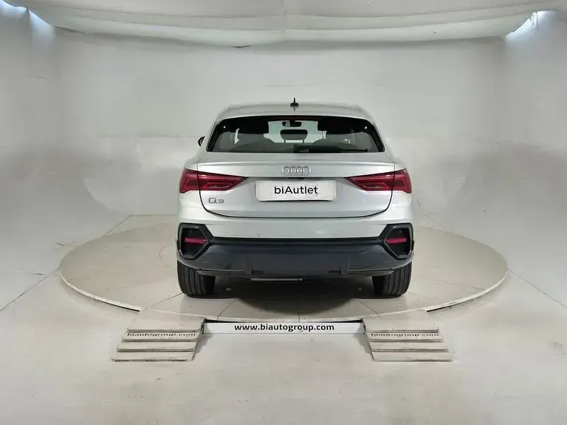 Usata Audi Q3 Sportback Business Plus 150 CV (110 kW) 2022 Argento SUV