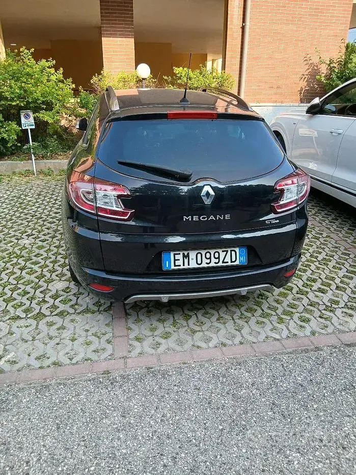 Usata Renault Mégane GrandTour 110 CV (80 kW) 2012 Nero Station wagon