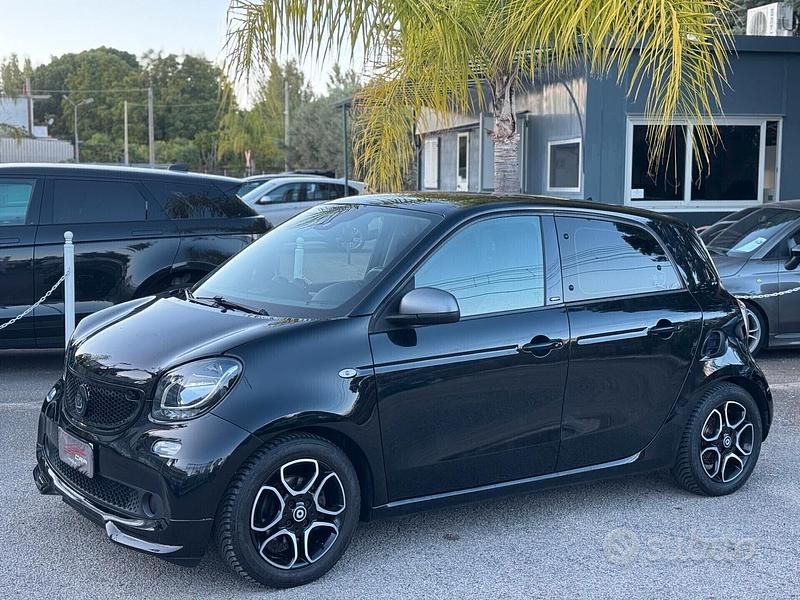 Usata Smart ForFour Brabus 90 CV (66 kW) 2019 Nero Utilitaria