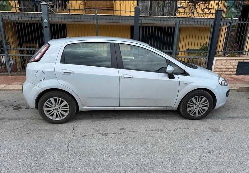 Usata Fiat Punto Evo 95 CV (69 kW) 2011 Grigio Utilitaria