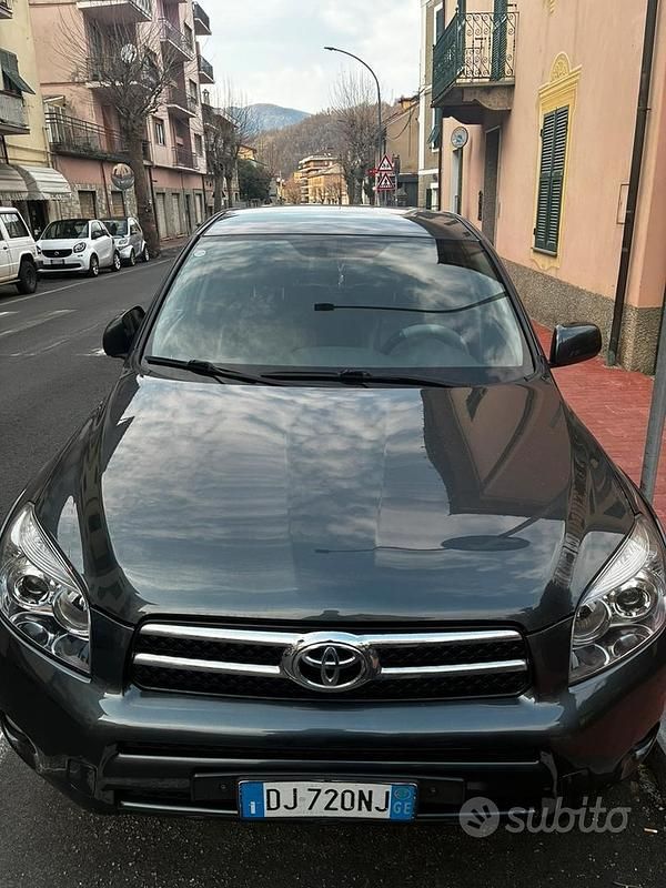 Usata Toyota RAV4 Luxury 177 CV (130 kW) 2007 Nero SUV