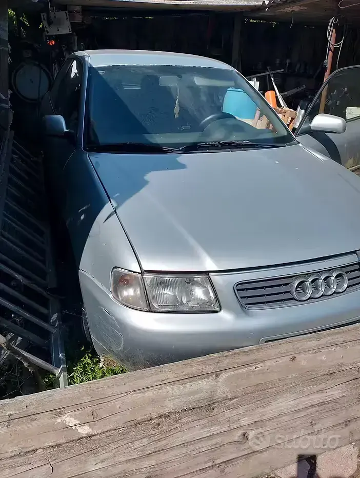 Usata Audi A3 90 CV (66 kW) 1997 Grigio Utilitaria