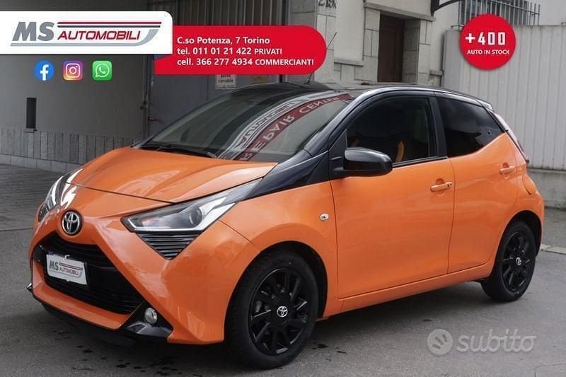 Arancione Usata 2020 Toyota Aygo Connect Style Due volumi | 10.500 € (Ottimo prezzo) - Immagine 1/2