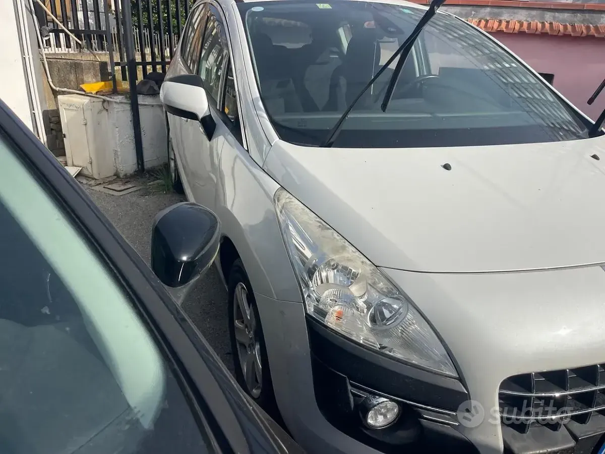 Usata Peugeot 3008 Premium 150 CV (110 kW) 2011 Bianco Station wagon