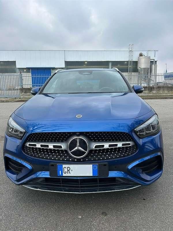 Usado Mercedes GLA250 AMG Line Premium 224 CV (164 kW) 2023 Azul SUV