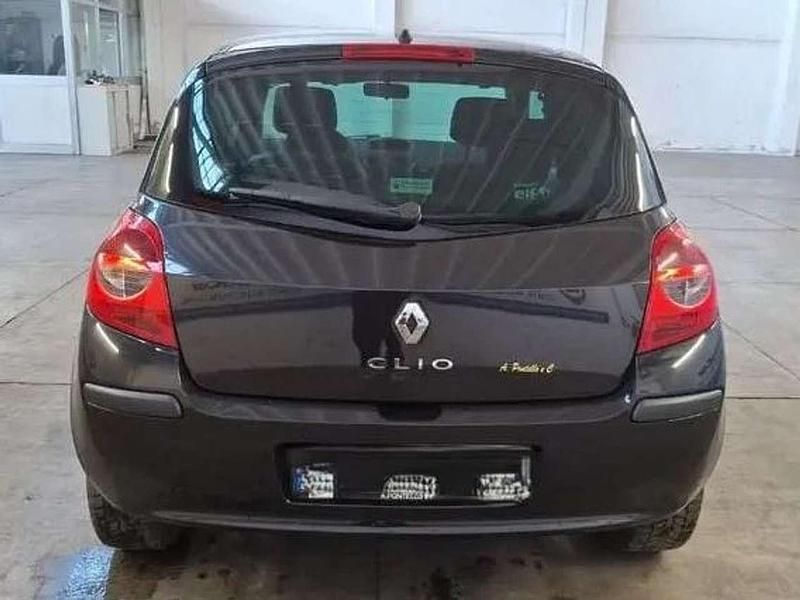 Usata Renault Clio II LE 75 CV (55 kW) 2008 Nero Berlina