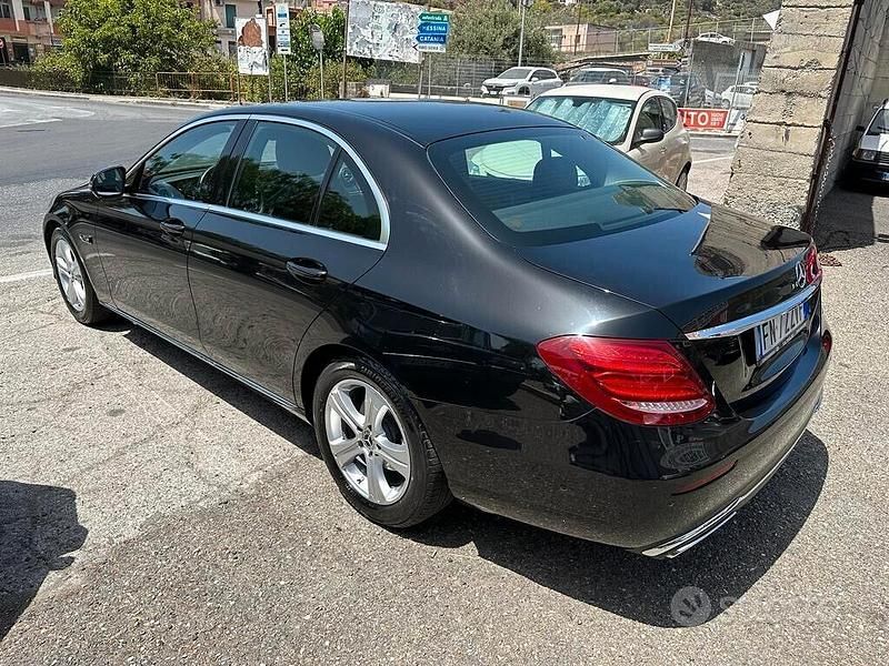 Gebraucht Mercedes E200 150 PS (110 kW) 2018 Schwarz Limousine