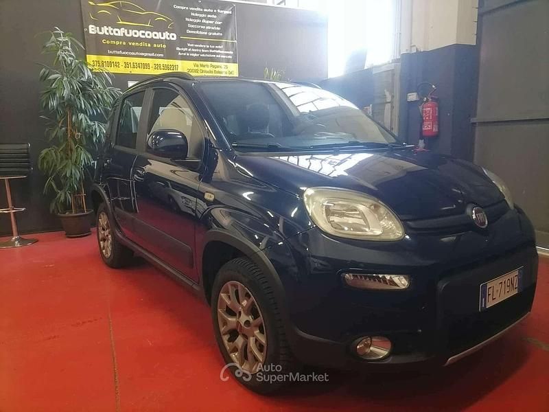 Usata Fiat Panda 4x4 S 85 CV (62 kW) 2017 Blu/azzurro Utilitaria