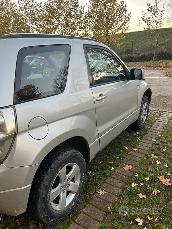 Usata Suzuki Vitara 129 CV (94 kW) 2006 Grigio SUV