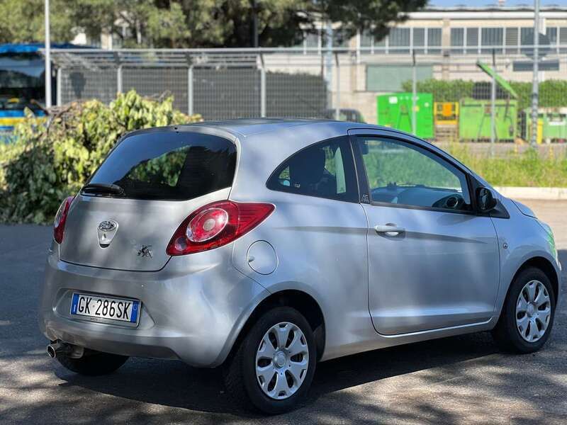 Usata Ford Ka Individual 69 CV (50 kW) 2010 Grigio Utilitaria