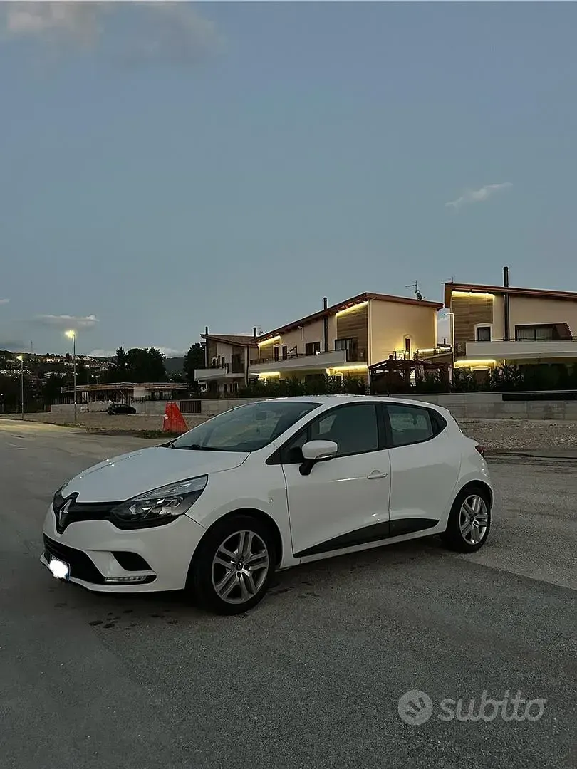 Usata Renault Clio 75 CV (55 kW) 2017 Bianco Utilitaria