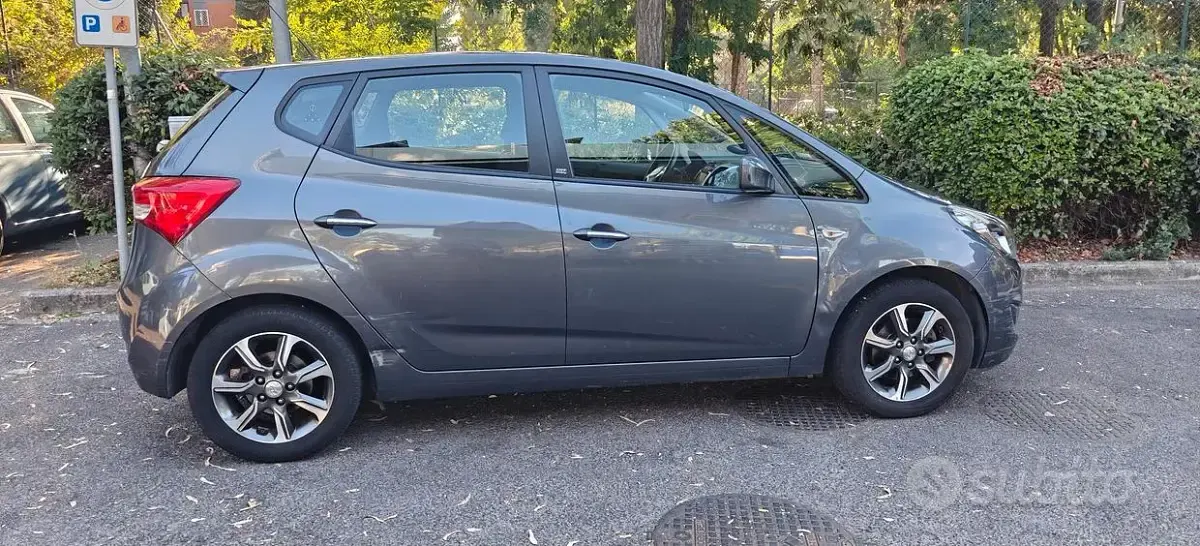 Usata Hyundai i20 90 CV (66 kW) 2018 Grigio Monovolume