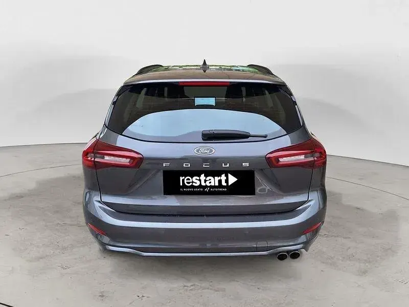 Usata Ford Focus ST 120 CV (88 kW) 2022 Grigio scuro Station wagon