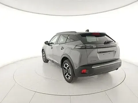 Usata Peugeot 2008 Allure 101 CV (74 kW) 2025 Grigio SUV
