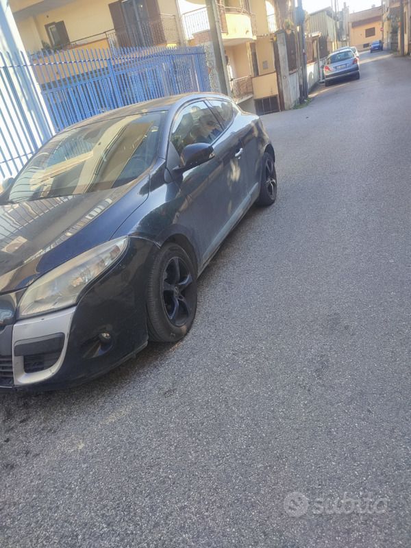 Usata Renault Mégane Coupé 100 CV (73 kW) 2009 Nero Coupé