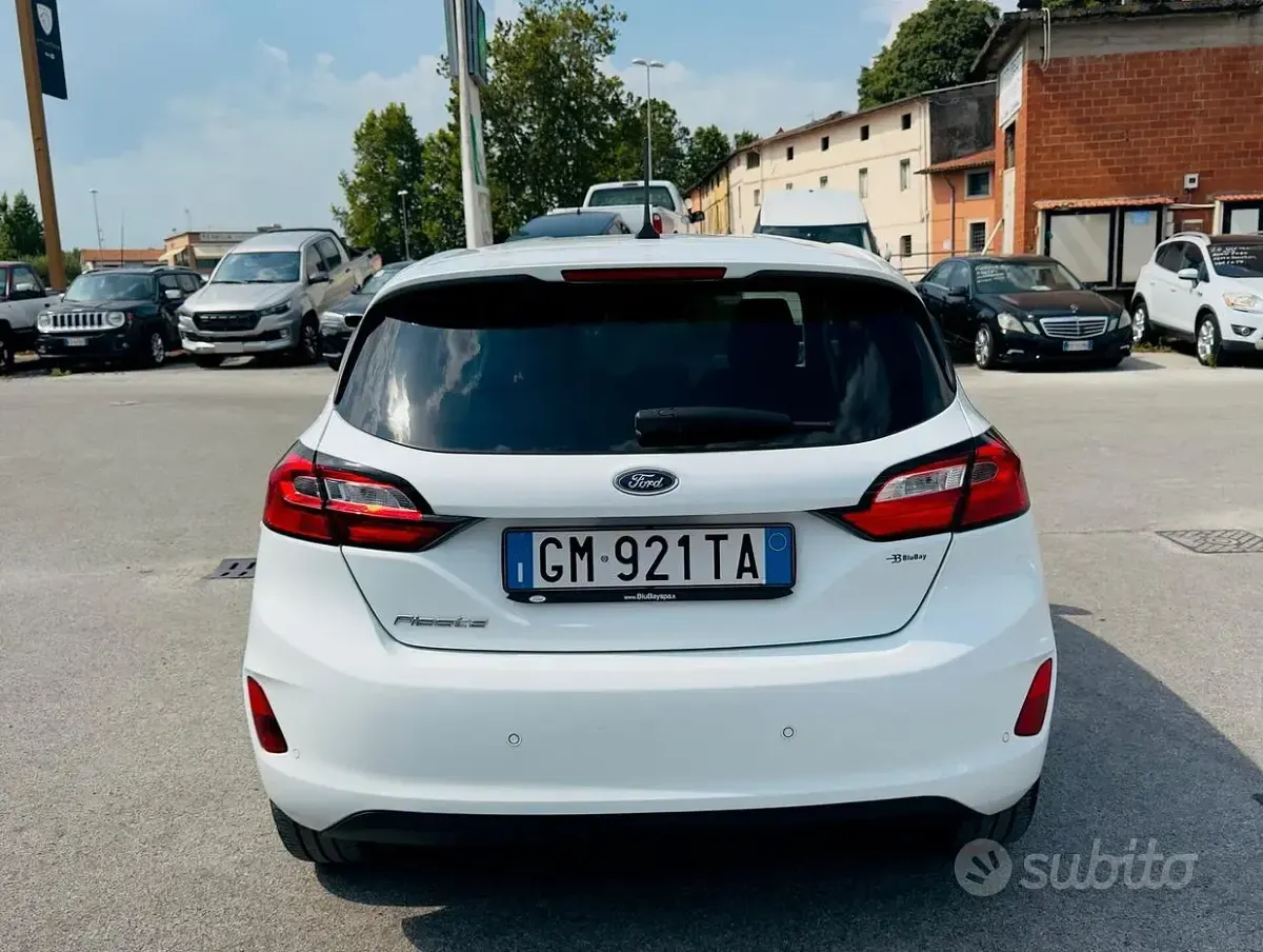 Usata Ford Fiesta Titanium 75 CV (55 kW) 2023 Bianco Utilitaria