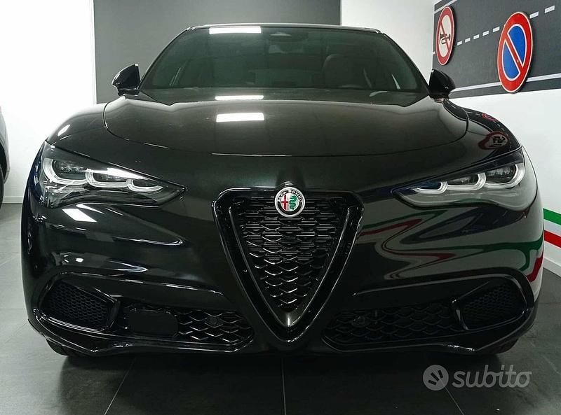 Nero Nuova 2025 Alfa Romeo Stelvio Veloce SUV | 56.000 € (Molto cara) - Immagine 1/4