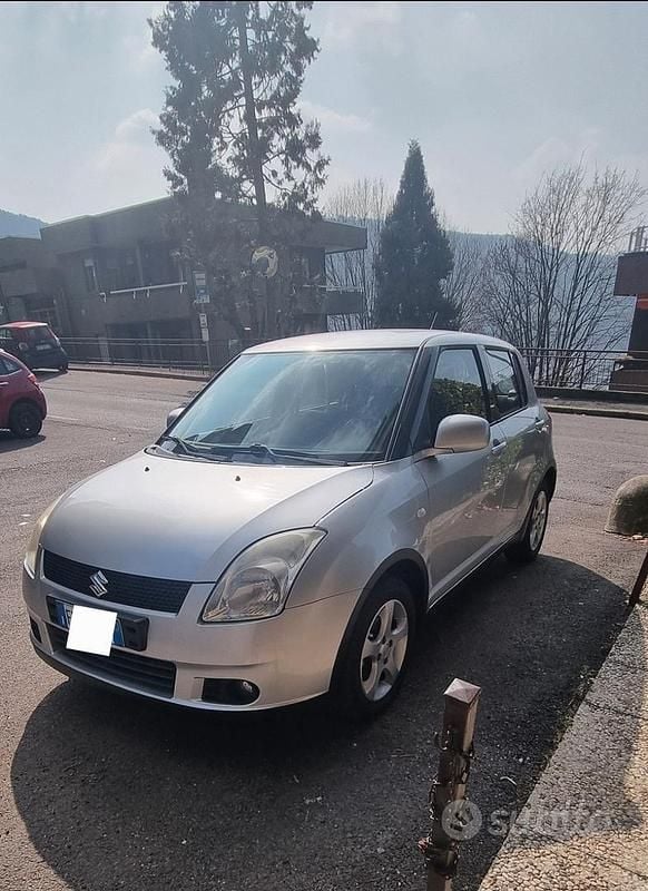 Usata Suzuki Swift 2007 Grigio Utilitaria