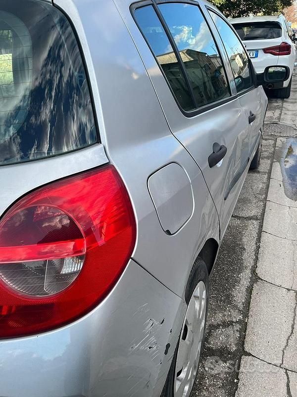 Usata Renault Clio II 2005 Grigio Berlina