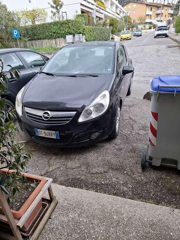 Usata Opel Corsa 69 CV (50 kW) 2010 Utilitaria