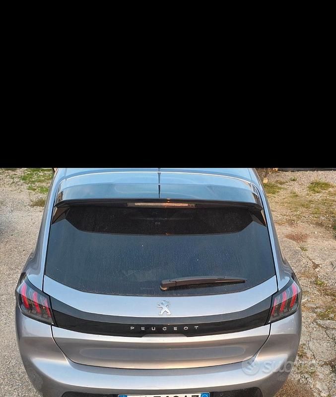 Usata Peugeot 208 Allure 101 CV (74 kW) 2021 Grigio Utilitaria