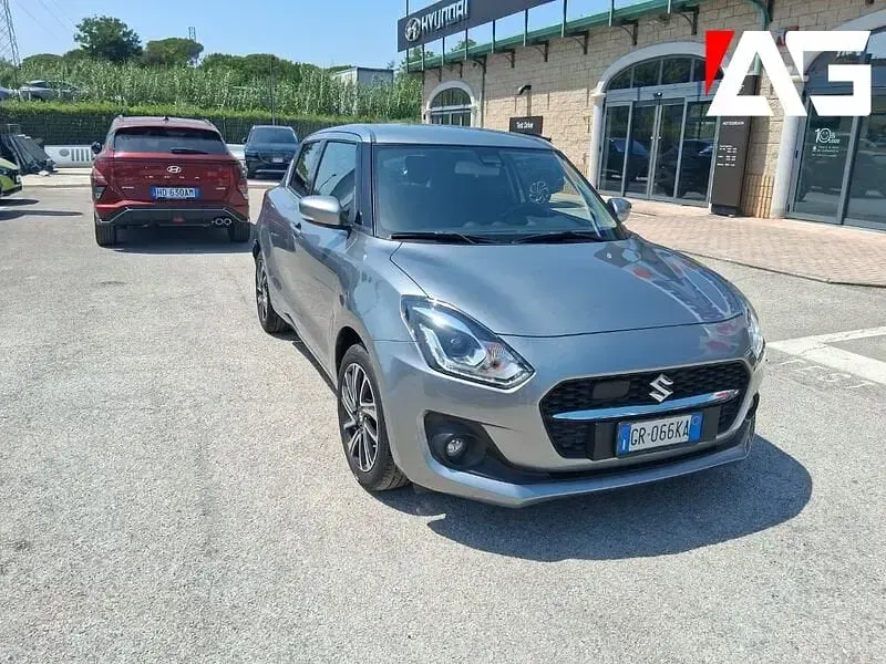 Usata Suzuki Swift 83 CV (61 kW) 2023 Grigio Utilitaria