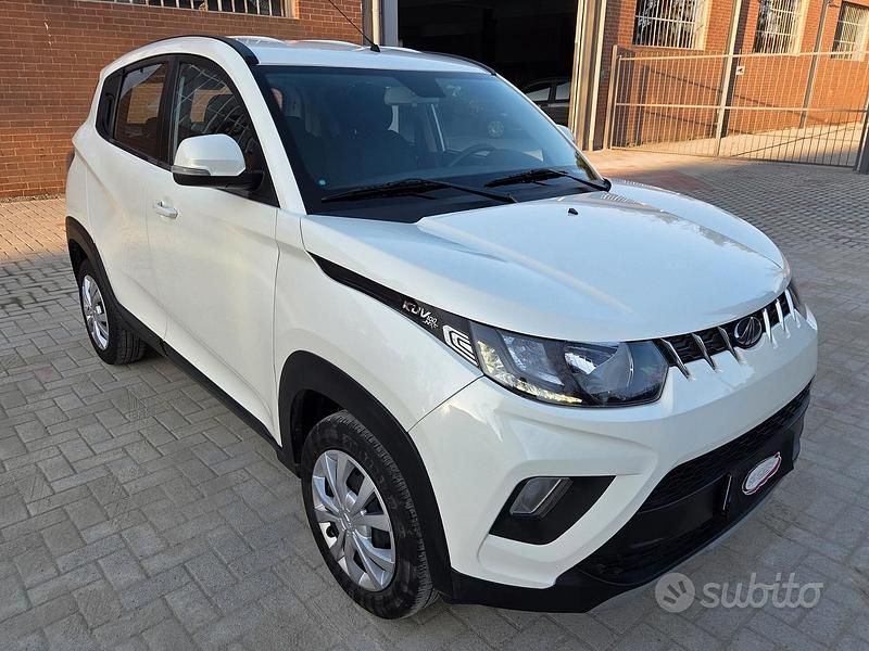 Usata Mahindra KUV100 87 CV (63 kW) 2020 Bianco SUV