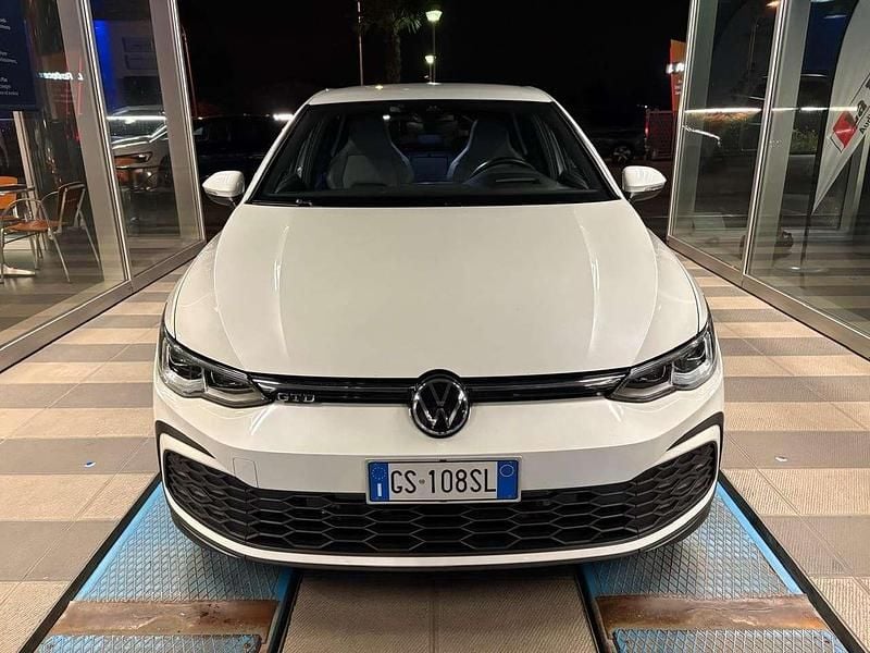 Usata VW Golf VIII GTD 200 CV (147 kW) 2021 Bianco perla Berlina
