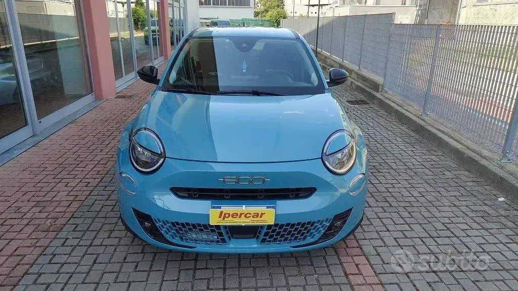 Usata Fiat 600 136 CV (100 kW) 2025 Verde SUV