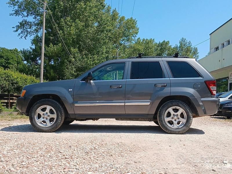 Usata Jeep Grand Cherokee Limited 218 CV (160 kW) 2007 Grigio SUV