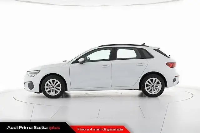 Usata Audi A3 Business 116 CV (85 kW) 2022 Bianco ghiaccio metallizzato Berlina