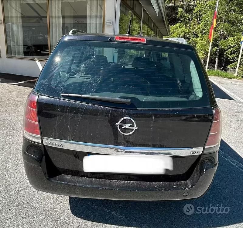 Usata Opel Zafira 2006 Nero Monovolume