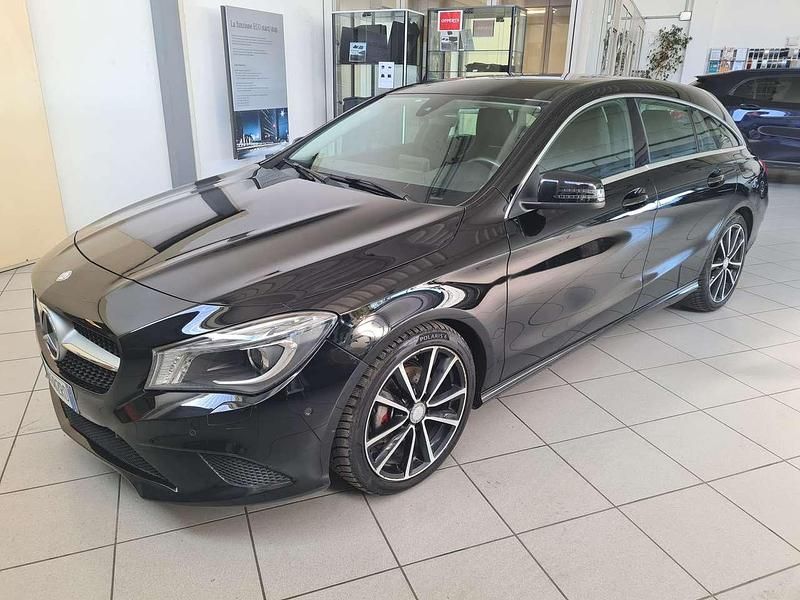 Usata Mercedes CLA220 Shooting Brake 177 CV (130 kW) 2015 Nero Station wagon