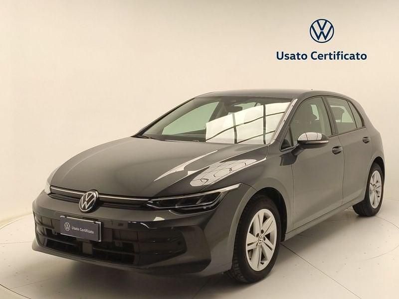 Usata VW Golf VIII Life 115 CV (84 kW) 2025 Utilitaria