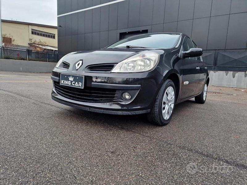Usata Renault Clio II LE 101 CV (74 kW) 2008 Nero Berlina