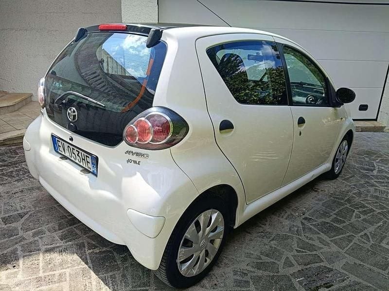 Usata Toyota Aygo Connect Style 68 CV (50 kW) 2014 Utilitaria
