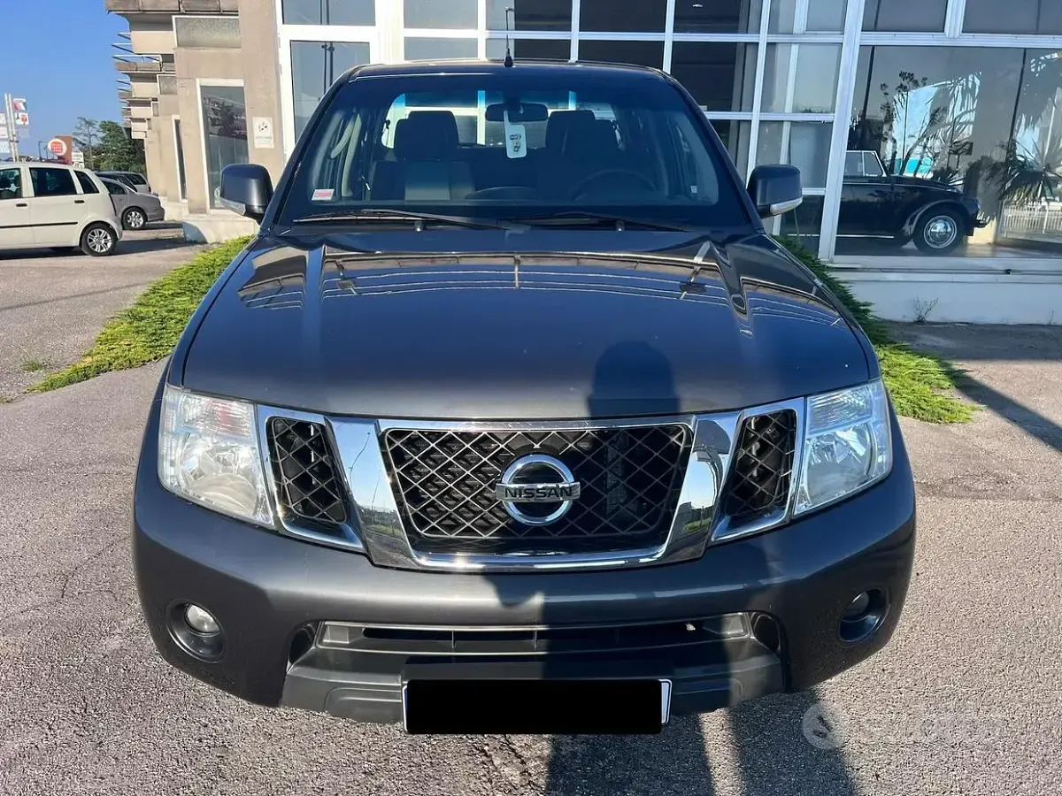 Usata Nissan Navara 190 CV (139 kW) 2015 Grigio Pick-up