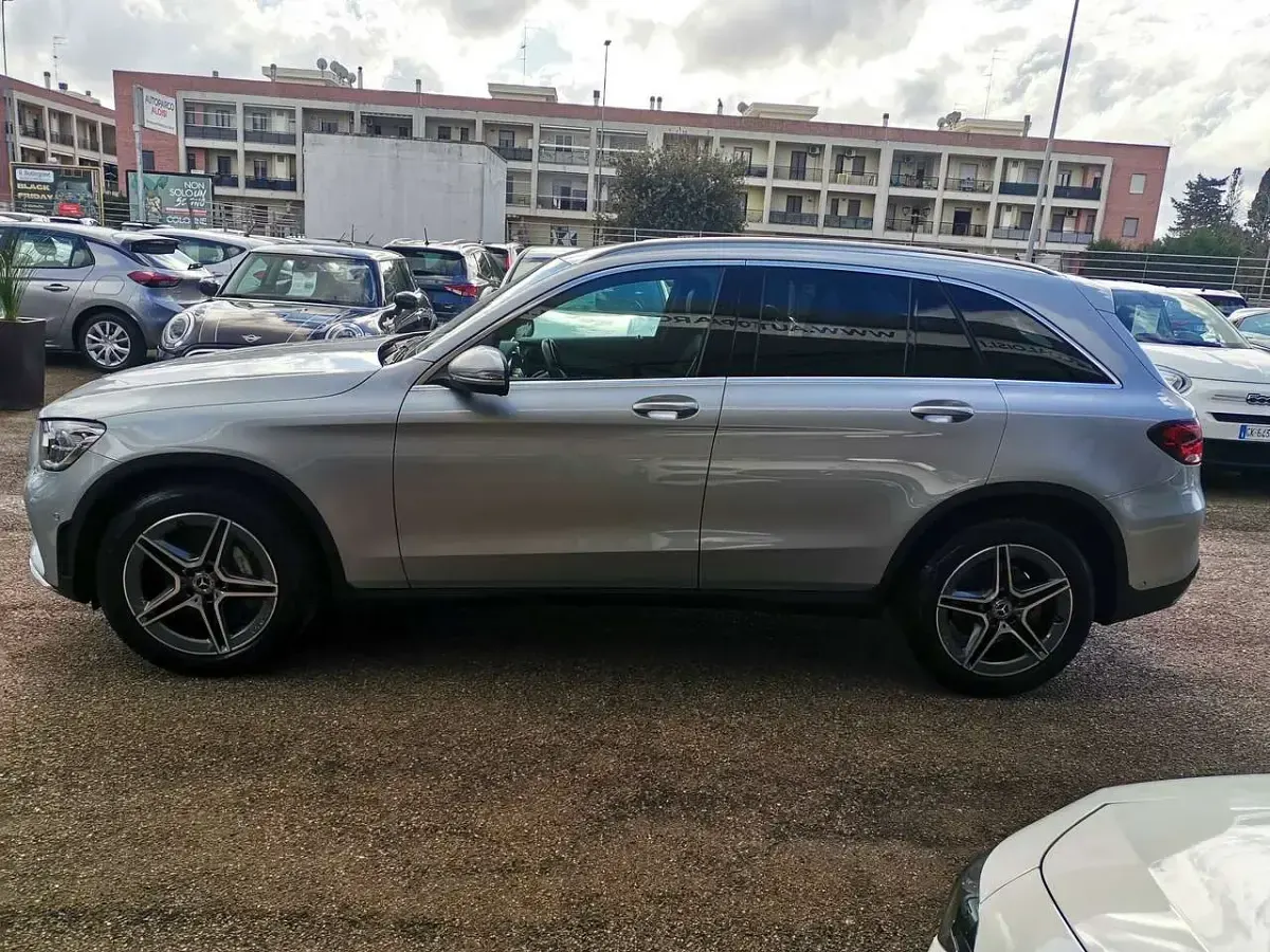 Usata Mercedes GLC220 AMG line 194 CV (142 kW) 2022 Argento SUV