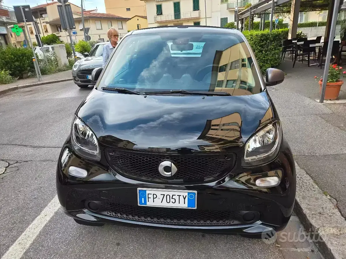 Usata Smart ForTwo Cabrio 90 CV (66 kW) 2018 Nero Cabrio